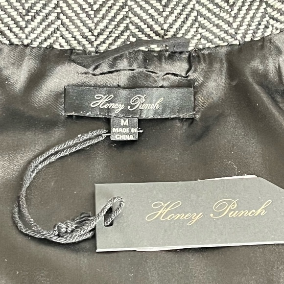 NWT Honey Punch “Tell Me a Story” Vest Black Herringbone Size Medium - Picture 9 of 13